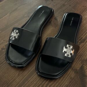 Tory Burch TURNLOCK SLIDE in size 8